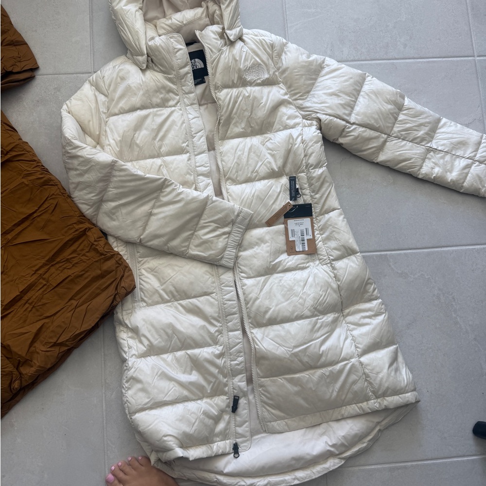 The North Face Women's Off-White Hooded Puffer Jacket
